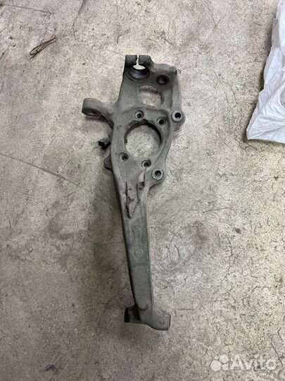 Кулак поворотный левый A4B8 рест