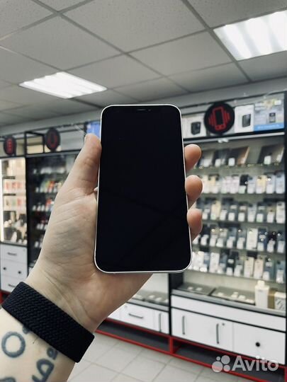 iPhone 12, 64 ГБ