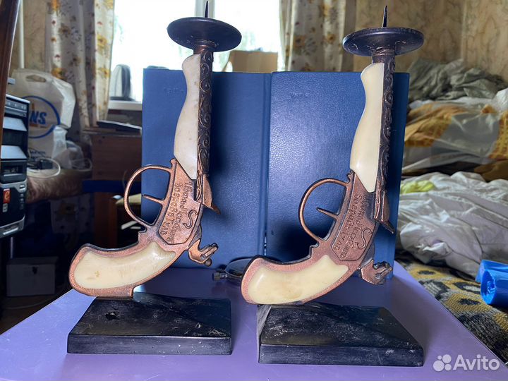 Подсвечник пистолет Иванъ Москвинъ