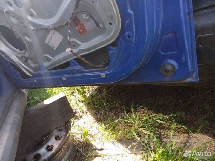 Дверь передняя правая Skoda Fabia 2004