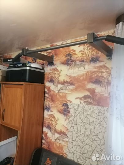 Турник настенный