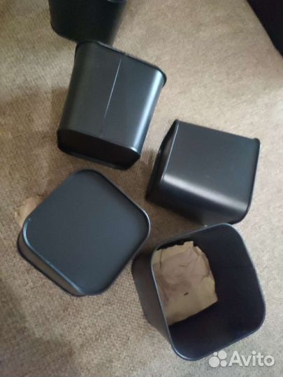 Нов жестяные горшочки