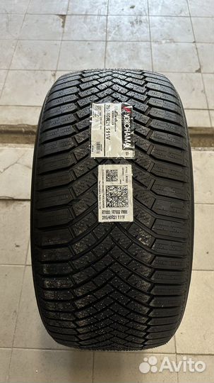 Yokohama BluEarth Winter V906 295/40 R21 111V