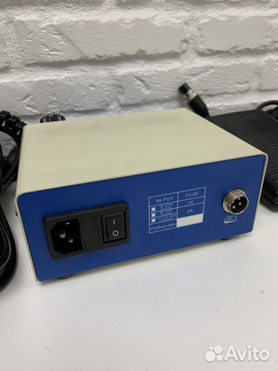 Бесщёточный аппарат для маникюра и педикюра