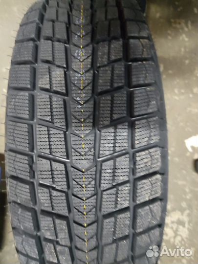 Roadstone Winguard Ice SUV 225/60 R17 103Q