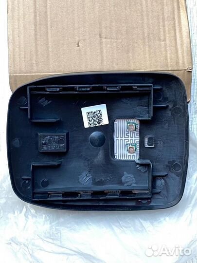 Стекло бокового зеркала DAF