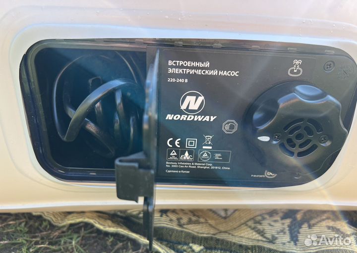 Надувной матрас Nordway с встроенным эл. насосом