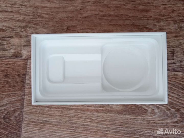 Коробки от iPhone