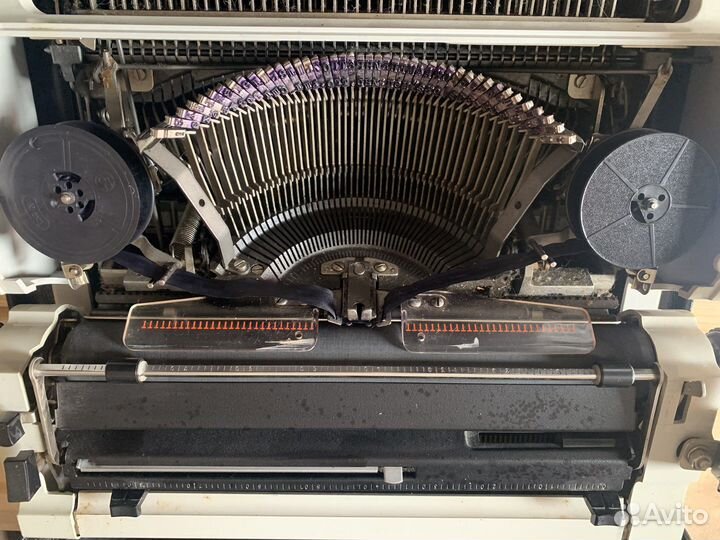 Печатная пишущая машинка Erika