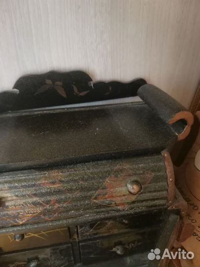 Антикварный настольный комод для украшений