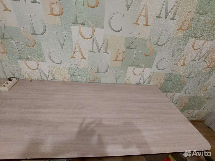 Угловой письменный стол