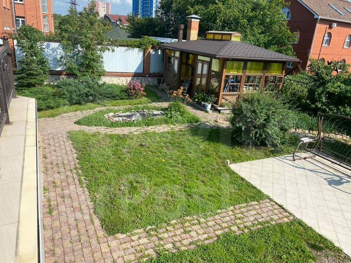 Дом 370 м² на участке 10 сот.