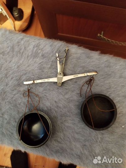 Весы и грузики