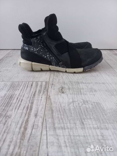 Лёгкие ботиночки для девочки ecco 30размер