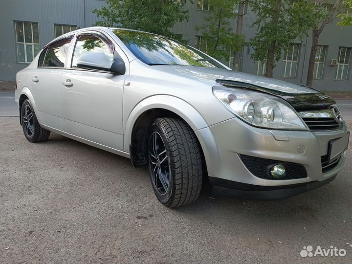 Opel Astra 1.8 AT, 2011, 202 000 км
