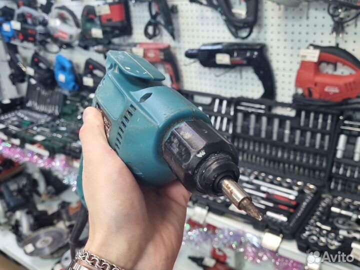 Шуруповерт makita сетевой 6821 570Вт Тмн10