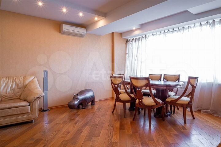 3-к. квартира, 130 м², 9/10 эт.