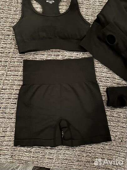 Костюм для фитнеса