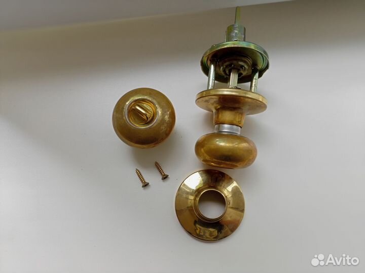 Дверная ручка