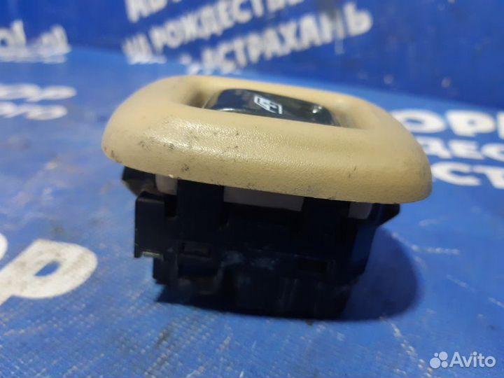 Кнопка стеклоподъемника Chevrolet Trailblazer