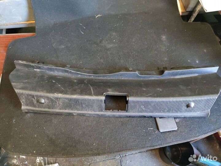 Обшивка отсека багажника Mercedes-Benz C-Класс