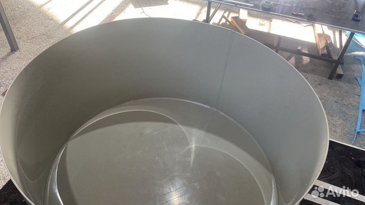 Емкость 1.5 м.диаметр,высота 75см