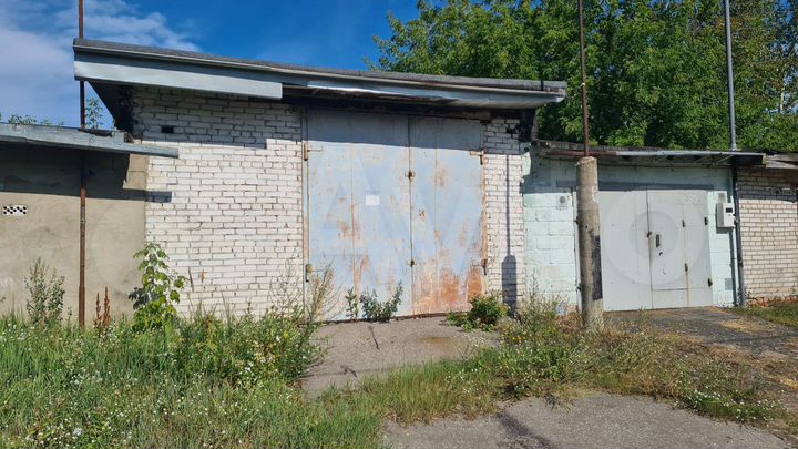 Гараж, > 30 м²
