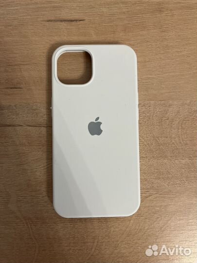 Чехол на iPhone 13