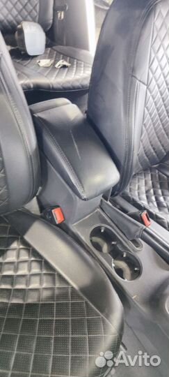 Подлокотник Volkswagen Jetta 6