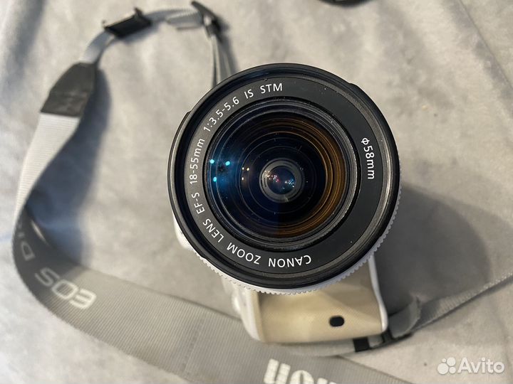 Зеркальный фотоаппарат canon