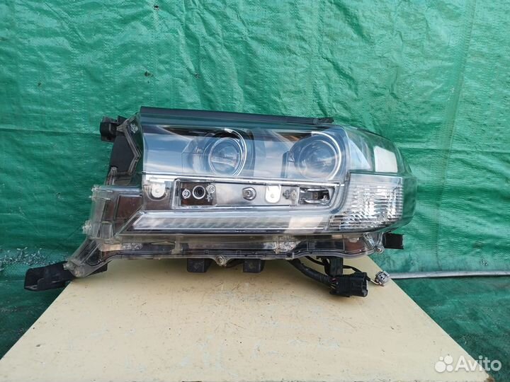 Фара передняя левая Toyota Land Cruiser 200 2015+