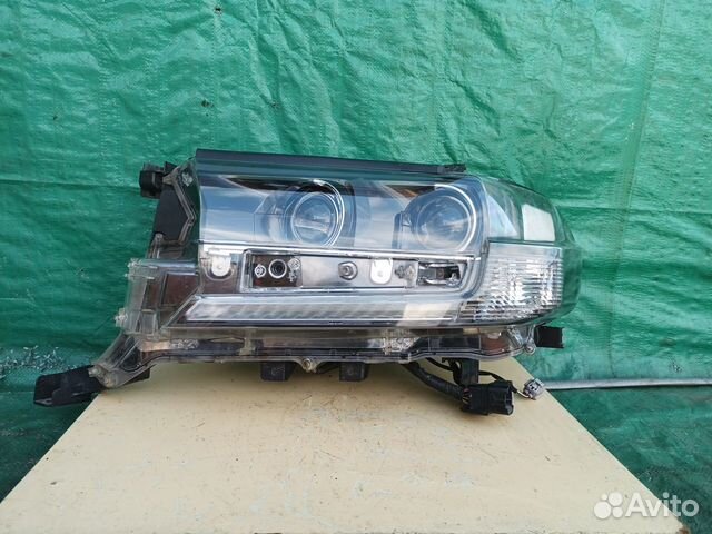 Фара передняя левая Toyota Land Cruiser 200 2015+