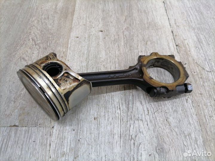 Поршень с шатуном Nissan Maxima A33 VQ20DE 2004