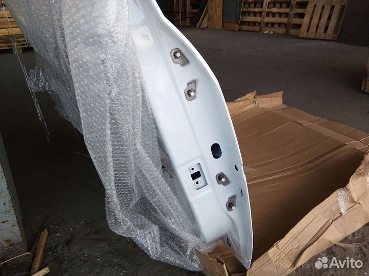 Продам задние белые двери Ларгус