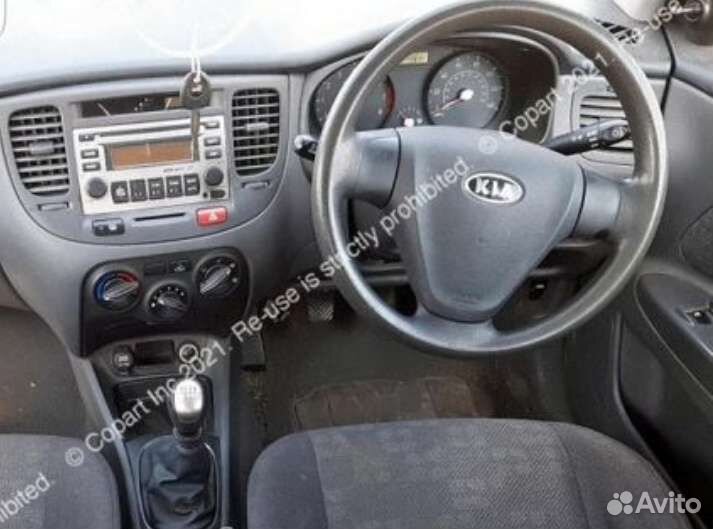 Фонарь задний правый на Kia rio jb 1.4 G4EE