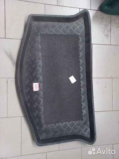 Коврик багажника suzuki splash без органайзера