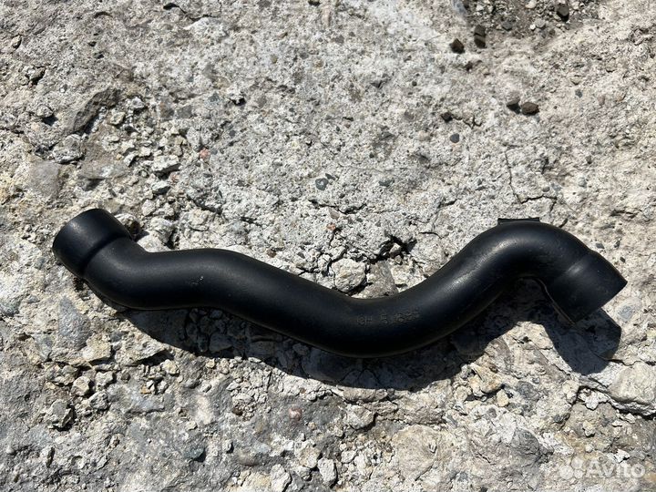 Патрубок вентиляции М271