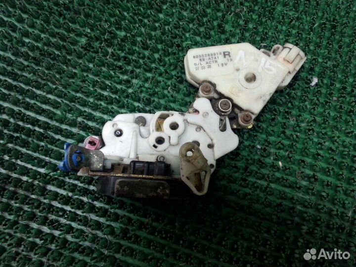 Замок двери задний правый Nissan Almera N15 GA16DE