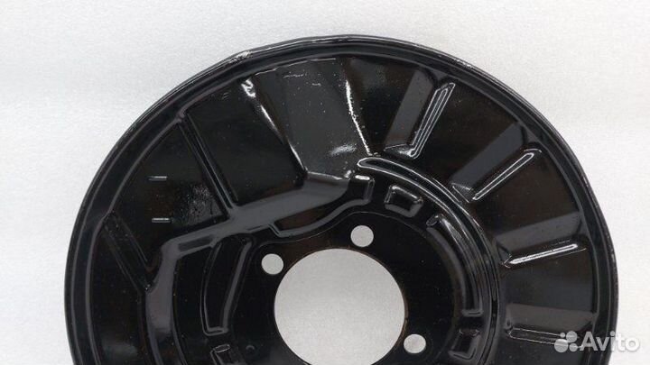 Пыльник тормозного диска задний правый Toyota Rav4