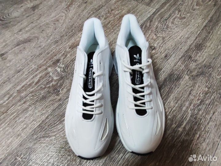 Кроссовки мужские Adidas ozweego