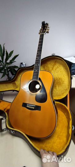 Гитара Yamaha L6, 70