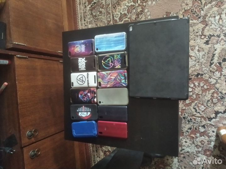 Чехлы на телефон