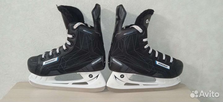 Хоккейные коньки