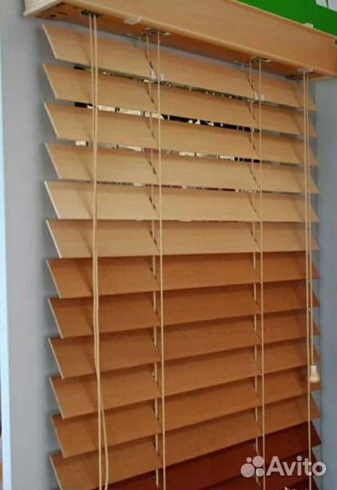 Жалюзи горизонтальные деревянные