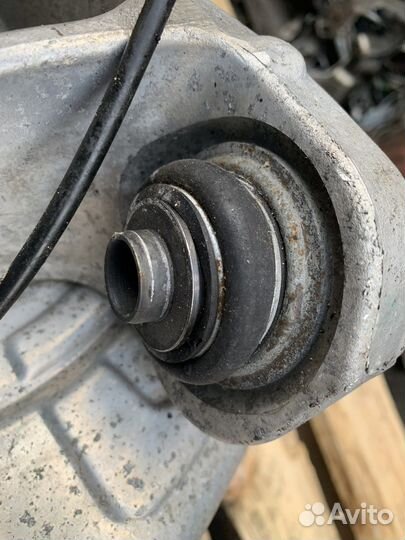 Кулак задний левый бмв е70/71 ф15/16