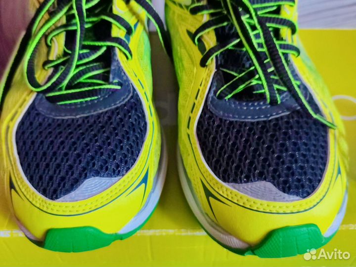 Кроссовки Fila женские 38