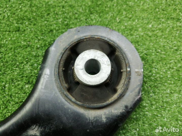 Рычаг подвески задний правый Toyota Corolla ZRE210