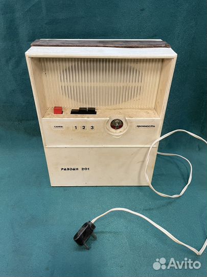 Приемник трехпрограммный. Раздан 201
