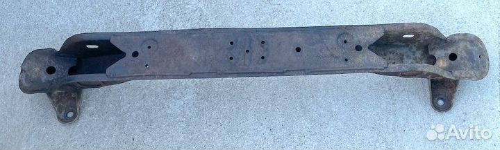 Хендай H-1 Балка подвески передняя