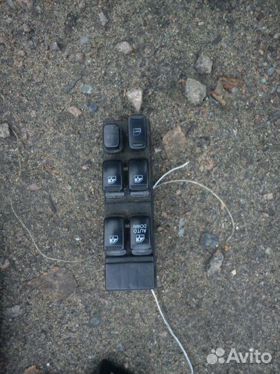 Блок стеклоподъемников на Хендай Соната 05г